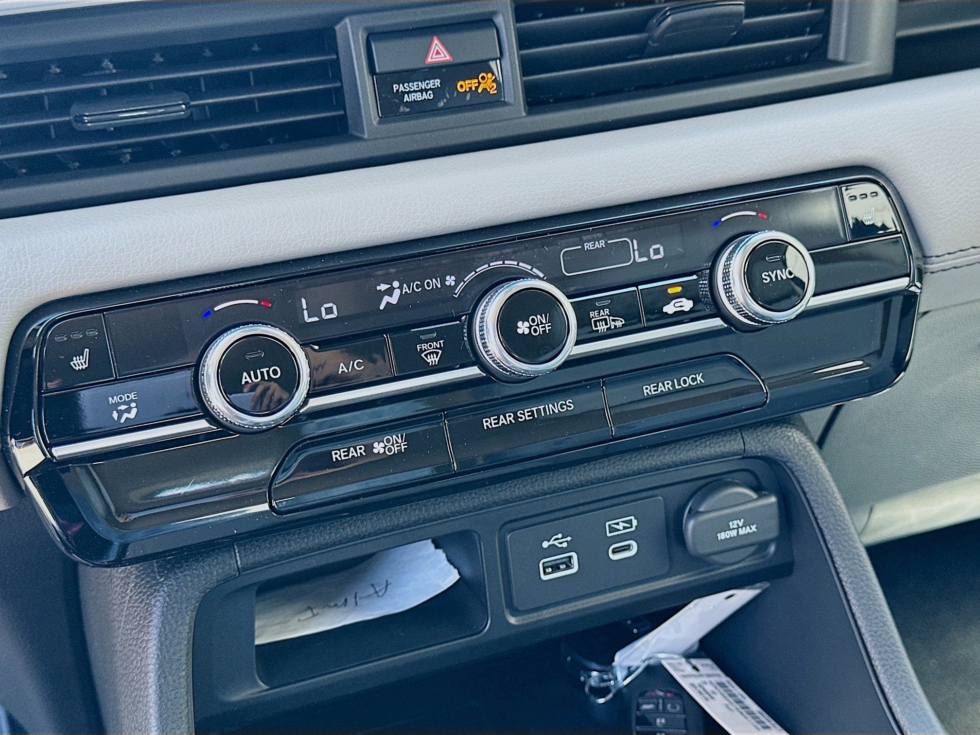 
								New 2025 Honda Pilot EX-L full									