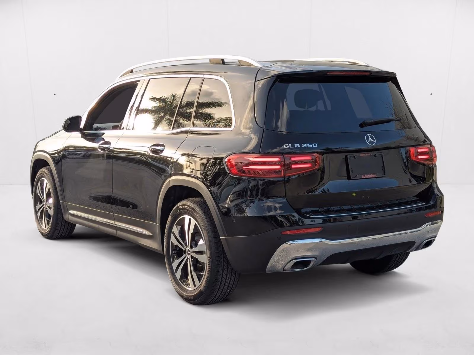 
								2025 Mercedes-Benz GLB 250 SUV full									