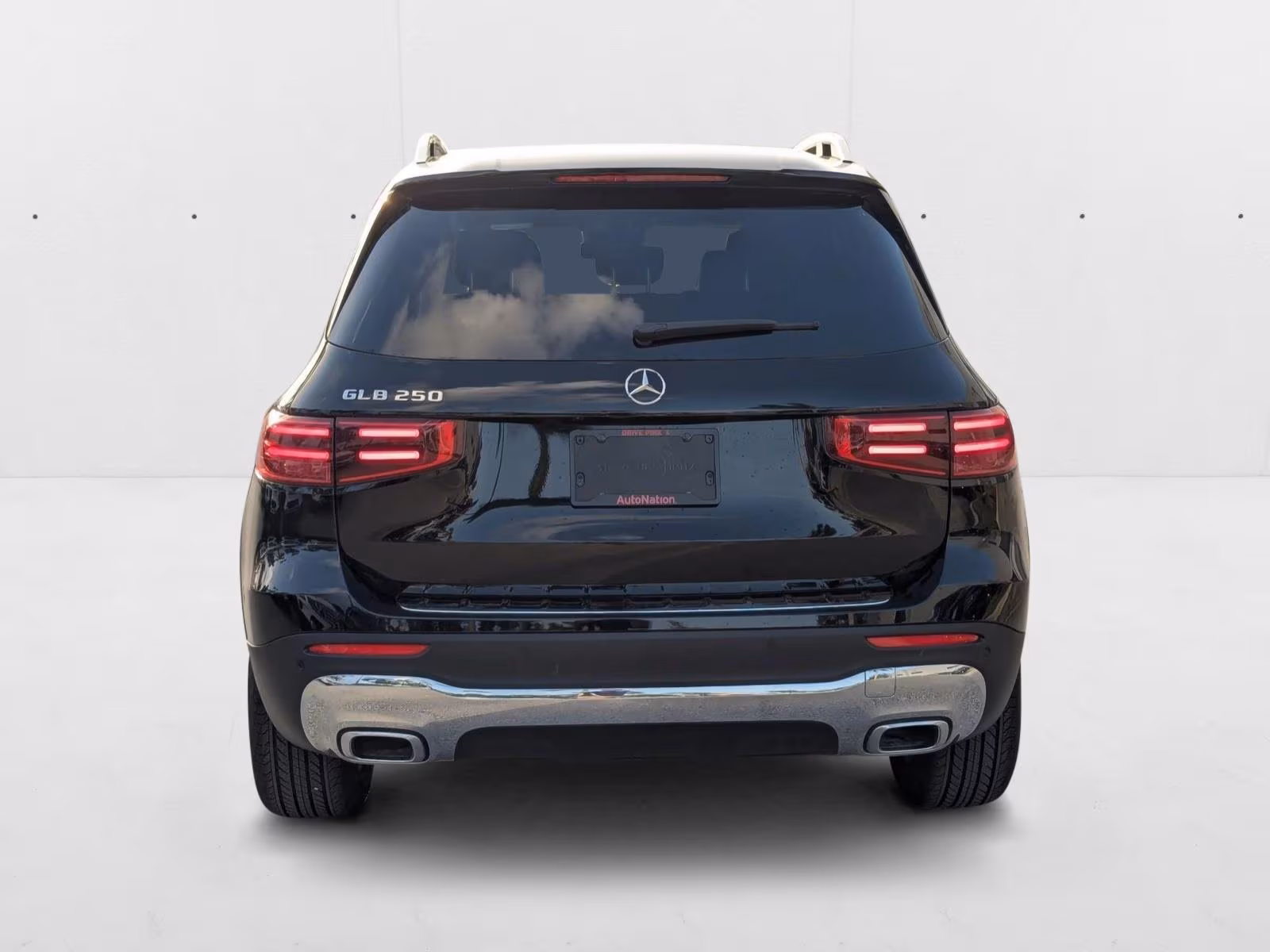 
								2025 Mercedes-Benz GLB 250 SUV full									