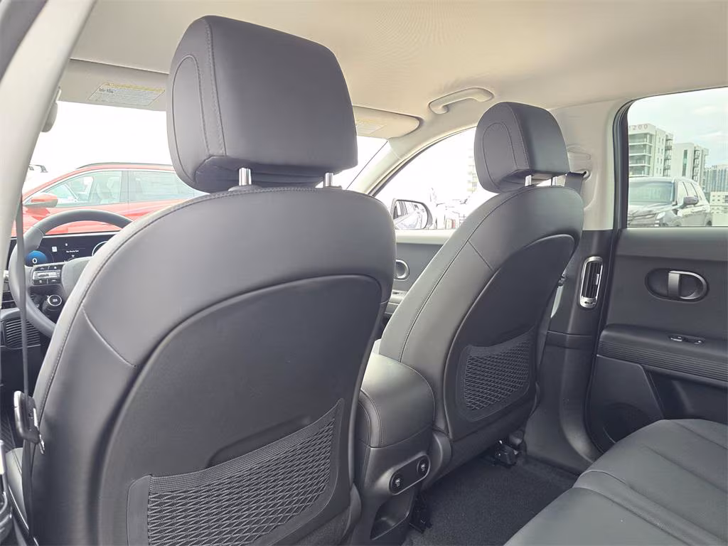 
								New 2025 Hyundai IONIQ 5 SEL full									