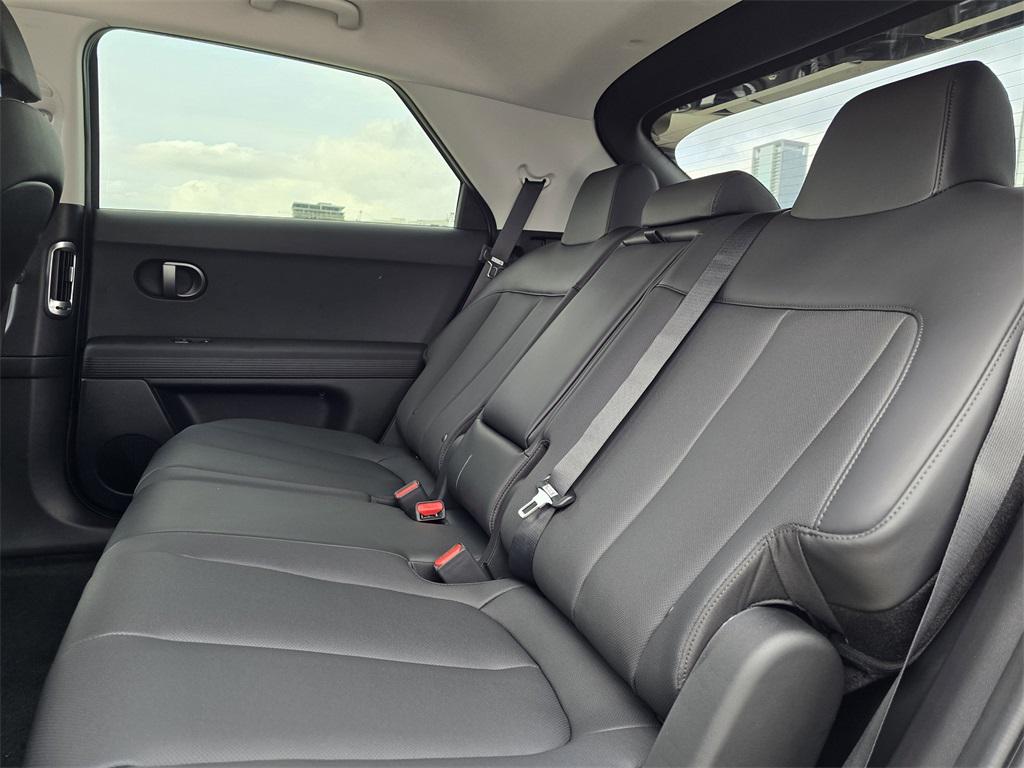 
								New 2025 Hyundai IONIQ 5 SEL full									