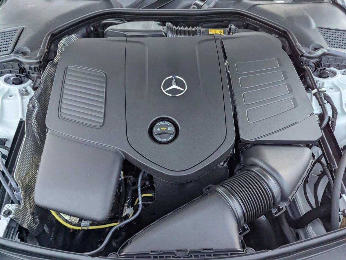 
								New 2025 Mercedes-Benz C 300 Sedan full									