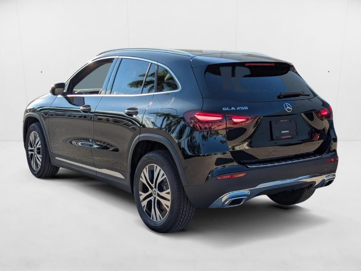 
								New 2026 Mercedes-Benz full									