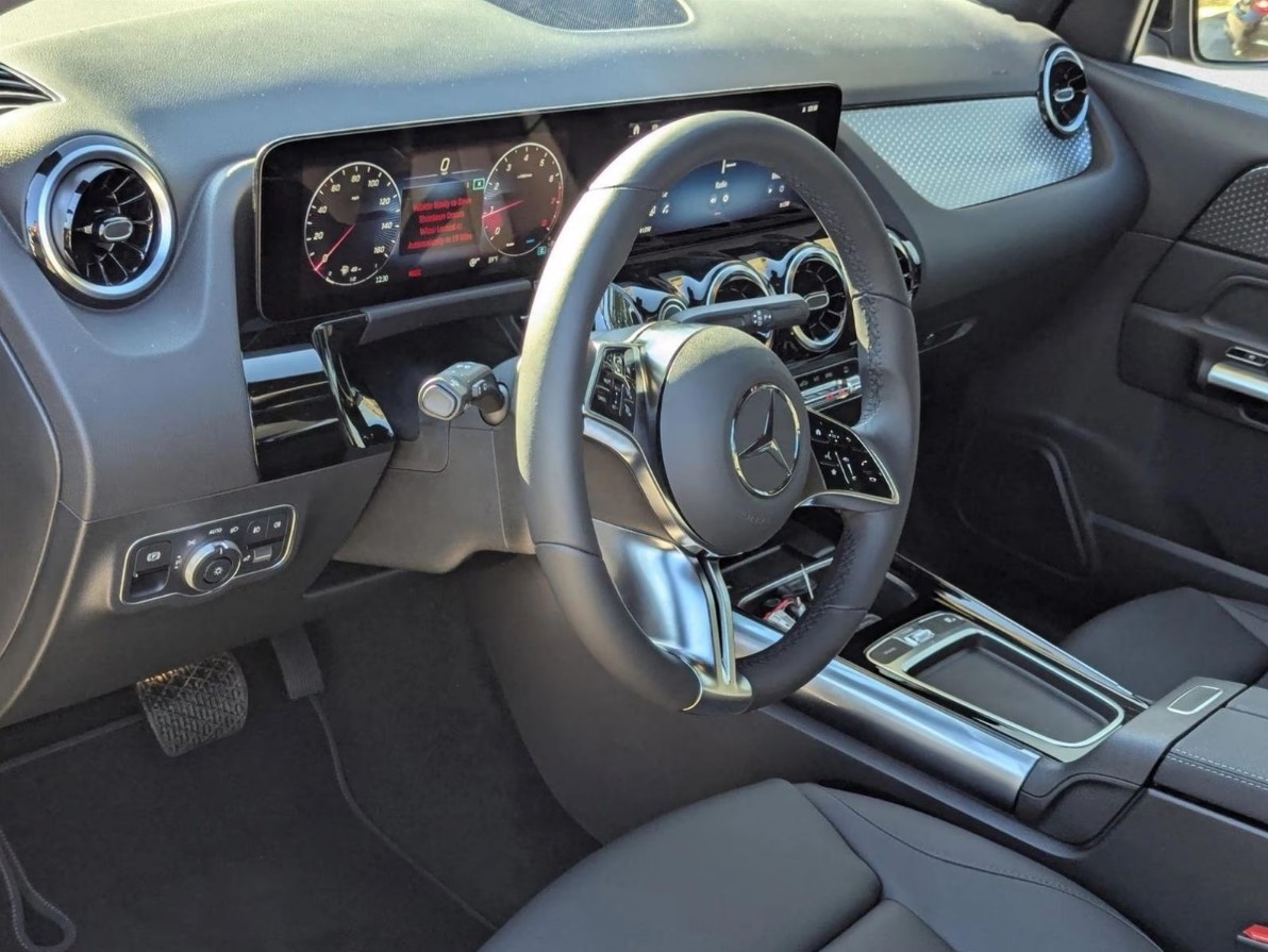 
								New 2026 Mercedes-Benz full									