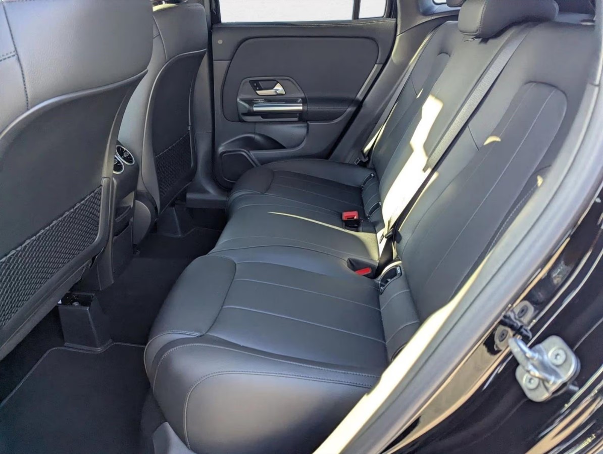 
								New 2026 Mercedes-Benz full									