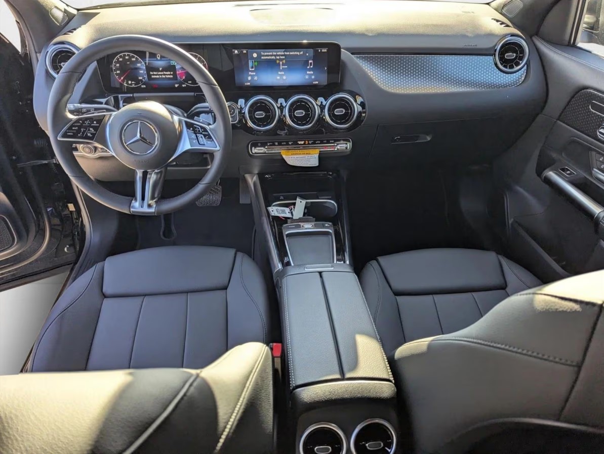 
								New 2026 Mercedes-Benz full									